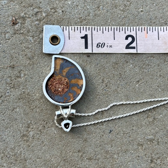 Ammonite & Onyx Necklace - Picture 13 of 13
